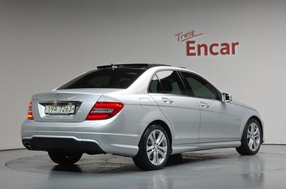Mercedes-Benz C-Class C200 CGI AVANTGARDE — пробег 57 850 км — фото 2 из 5