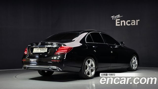 Mercedes-Benz E-Class из Кореи Encar