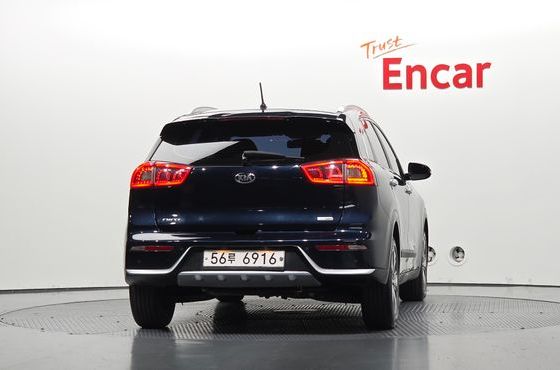 Kia Niro Prestige — пробег 47 581 км — фото 4 из 5