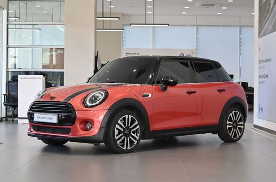 Mini Cooper 5Door Rosewood Edition 3rd — пробег 29 228 км — фото 1 из 5