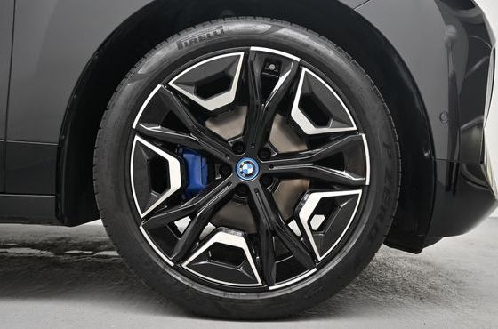BMW iX xDrive50 Sports Plus — пробег 39 042 км — фото 5 из 5