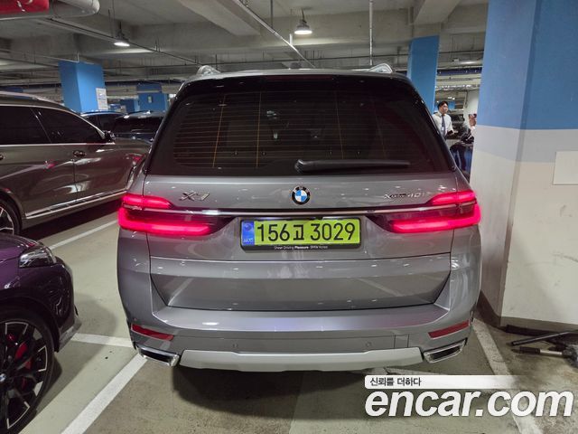 BMW X7 xDrive 40i Design Pure Excellence 7-Seater — пробег 4 036 км — фото 4 из 5