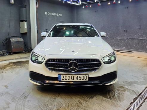 Mercedes-Benz E-Class E350 4MATIC Avantgarde — пробег 28 000 км — фото 1 из 5