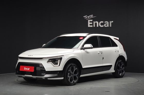 Kia Niro Signature — пробег 6 642 км — фото 1 из 5