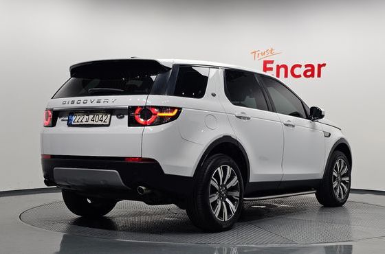 Land Rover Discovery Sport 2.0 TD4 HSE Luxury — пробег 152 499 км — фото 2 из 5