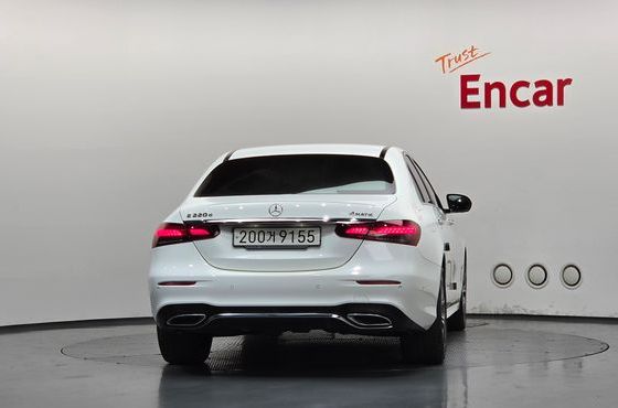 Mercedes-Benz E-Class E220d 4MATIC AMG Line — пробег 97 867 км — фото 4 из 5