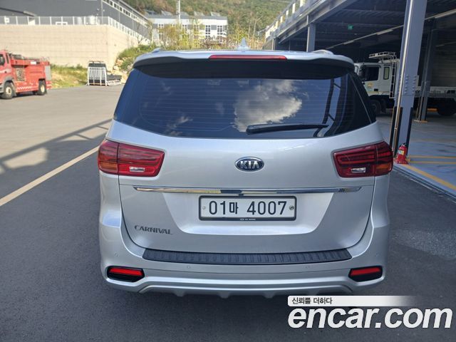 Kia Carnival из Кореи Encar