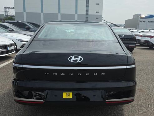 Hyundai Grandeur 2.5 Gasoline 2WD Premium — пробег 4 км — фото 4 из 5