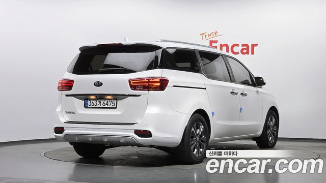 Kia Carnival из Кореи Encar