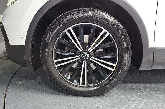 Volkswagen Tiguan 2.0 TDI Premium — пробег 93 810 км — фото 5 из 5