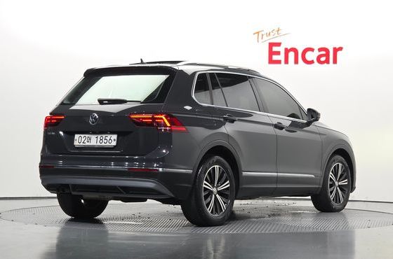 Volkswagen Tiguan 2.0 TDI Prestige — пробег 132 611 км — фото 2 из 5