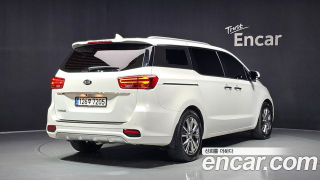 Kia Carnival из Кореи Encar