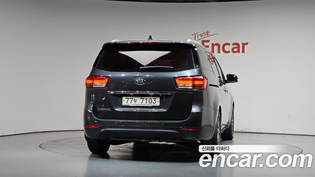 Kia Carnival из Кореи Encar