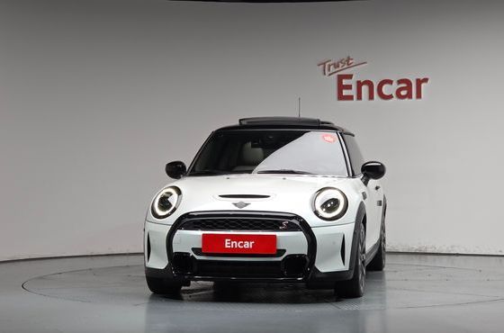 Mini Cooper Classic Launch Pack Third Generation — пробег 20 821 км — фото 3 из 5
