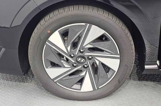 Hyundai AVANTE 2.0 Inspiration — пробег 21 км — фото 5 из 5