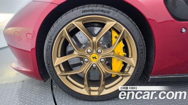 Ferrari GTC4 Lusso из Кореи Encar