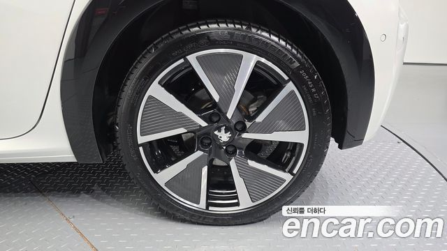 Peugeot 208 GT — пробег 25 230 км — фото 5 из 5