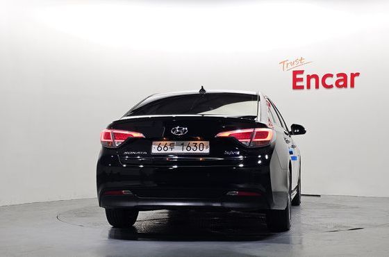 Hyundai Sonata 2.0 HEV Premium — пробег 156 145 км — фото 4 из 5