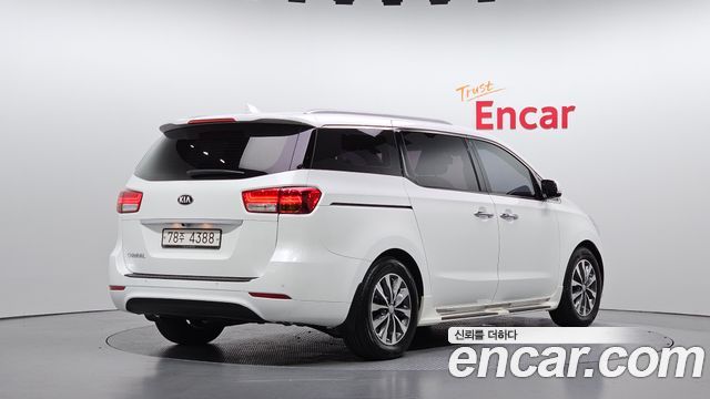Kia Carnival из Кореи Encar