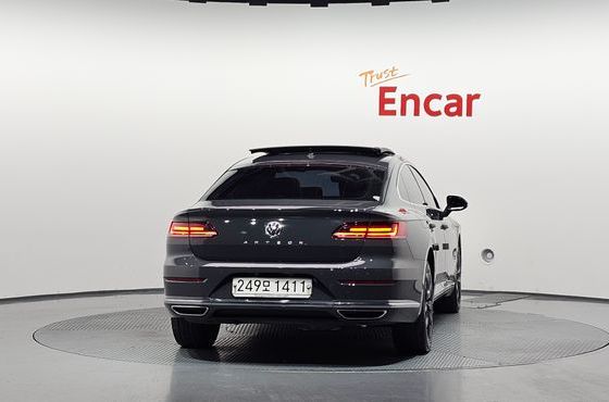 Volkswagen Arteon 2.0 TDI Prestige — пробег 236 430 км — фото 4 из 5