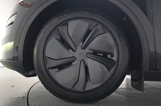 Tesla Model Y Premium Long Range AWD — пробег 7 899 км — фото 5 из 5