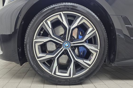 BMW i4 eDrive40 M Sports Pro — пробег 50 659 км — фото 5 из 5