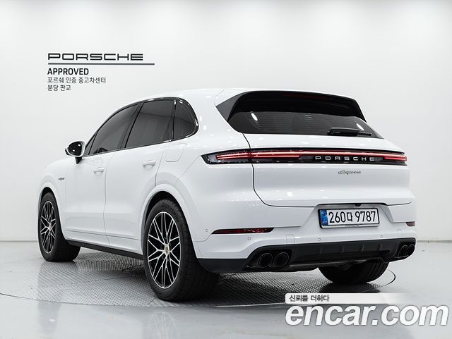 Porsche Cayenne 3.0 E-Hybrid — пробег 15 220 км — фото 3 из 5