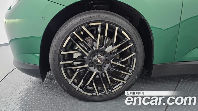 Mini Cooper SE Favoured — пробег 19 006 км — фото 5 из 5