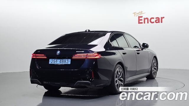 BMW i5 eDrive 40 M Sport — пробег 35 150 км — фото 2 из 5