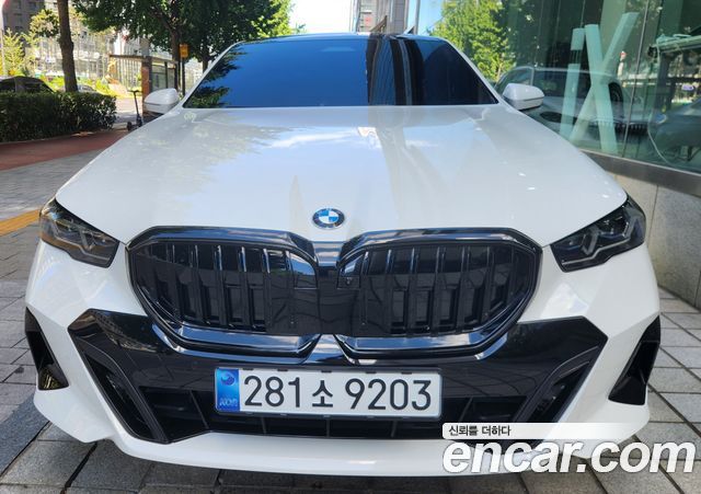 BMW 5-Series 530i xDrive M Sport — пробег 550 км — фото 2 из 5
