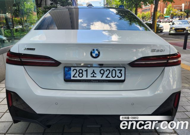 BMW 5-Series 530i xDrive M Sport — пробег 550 км — фото 4 из 5