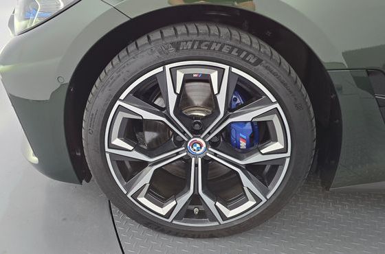 BMW i4 eDrive40 M Sports Pro — пробег 42 638 км — фото 5 из 5