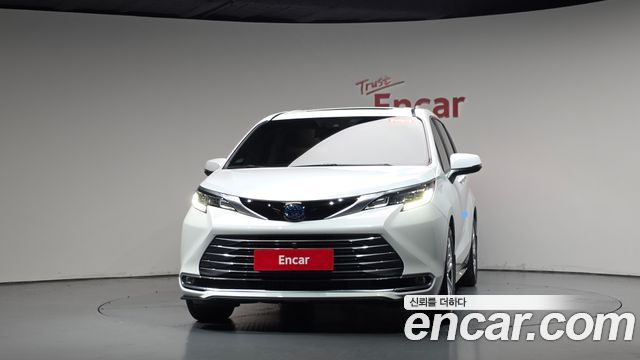Toyota Sienna 2.5 Hybrid 2WD — пробег 92 486 км — фото 3 из 5