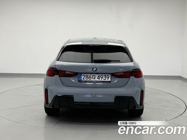 BMW 1-Series 120 M Sport — пробег 8 800 км — фото 4 из 5