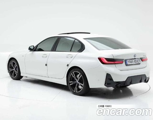 BMW 3-Series 320i M Sport — пробег 18 200 км — фото 4 из 5