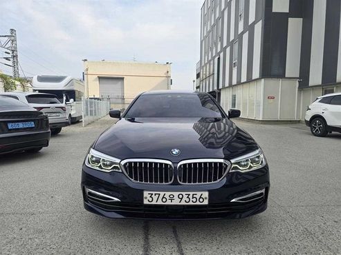 BMW 5-Series 530i Luxury Plus — пробег 65 453 км — фото 1 из 5