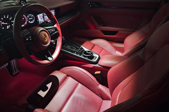 Porsche 911 Carrera GTS — пробег 13 000 км — фото 1 из 5