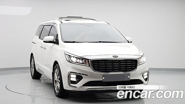Kia Carnival 9-Seater Noblesse Special — пробег 114 128 км — фото 3 из 5