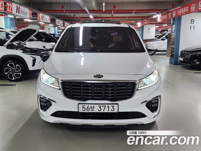 Kia Carnival 9-Seater Noblesse Special — пробег 205 546 км — фото 3 из 5
