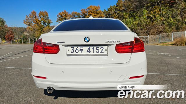 BMW 3-Series 320d xDrive — пробег 205 980 км — фото 5 из 5
