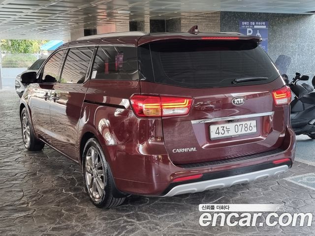 Kia Carnival 9-seater Prestige — пробег 153 135 км — фото 4 из 5