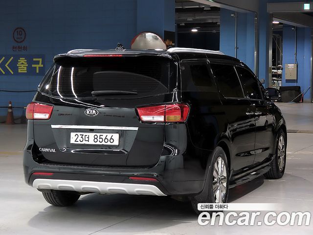 Kia Carnival из Кореи Encar
