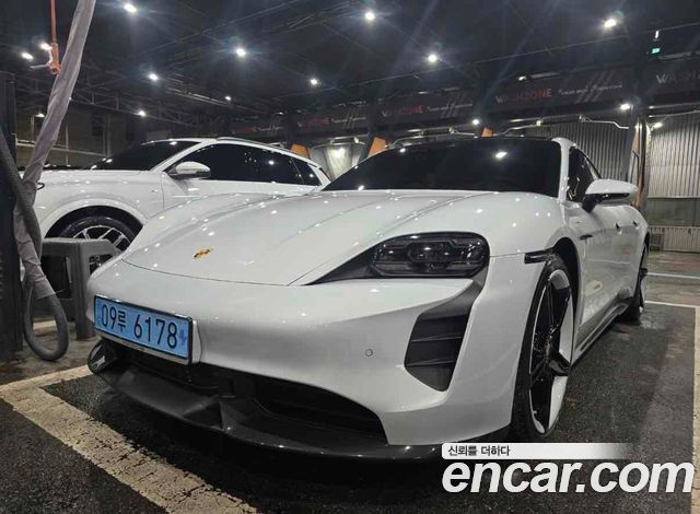 Porsche Taycan Turbo S — пробег 26 000 км — фото 1 из 5
