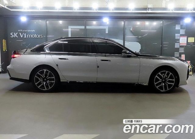 BMW 7-Series 740d xDrive M Sport — пробег 11 047 км — фото 3 из 5