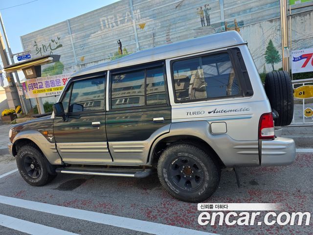 Hyundai Galloper 9-Seater V6 LPG — пробег 175 000 км — фото 4 из 5