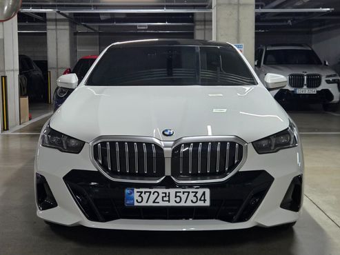 BMW 5-Series 530i xDrive M Sport — пробег 4 280 км — фото 4 из 5
