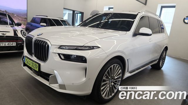 BMW X7 xDrive 40i Design Pure Excellence 7-Seater — пробег 7 041 км — фото 1 из 5