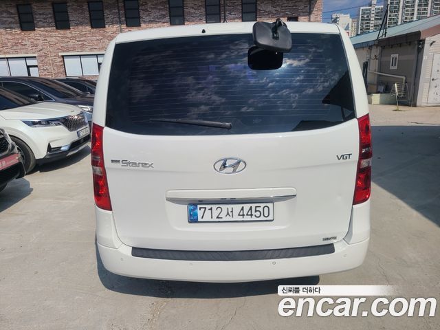 Hyundai Starex 4WD Wagon 12-Seater Smart — пробег 132 779 км — фото 3 из 5