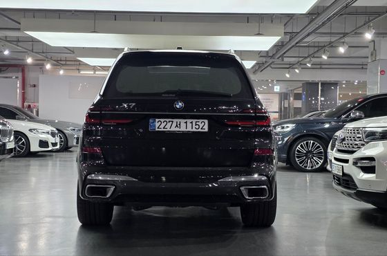 BMW X7 xDrive 40i M Sport 6STR — пробег 11 200 км — фото 3 из 5