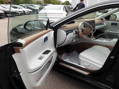 Hyundai Grandeur Premium — пробег 1 км — фото 3 из 5